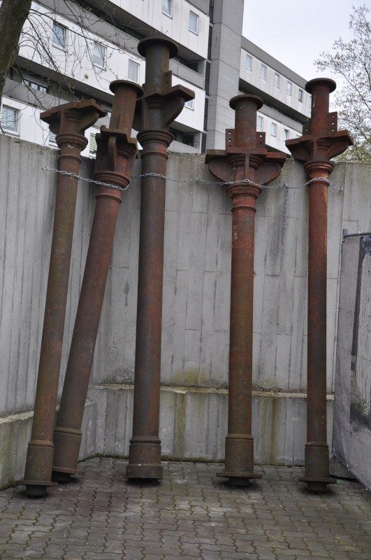 verschiedene Guss-Säulen